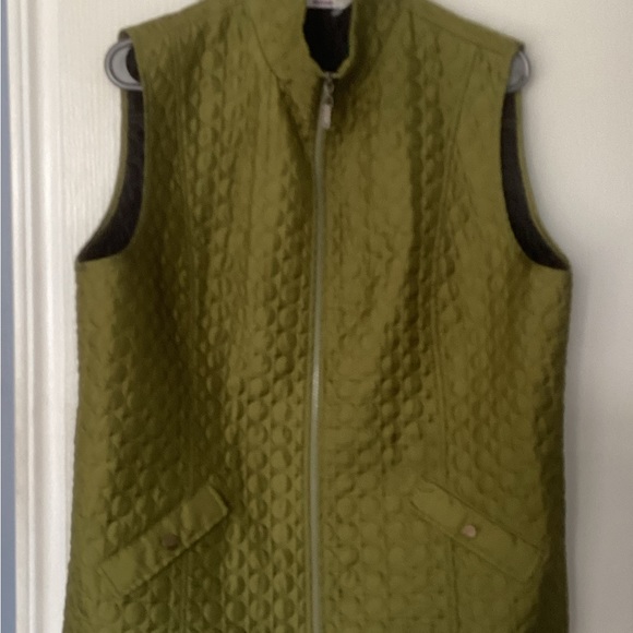 Woman’s Green Light Vest/Shell - Picture 1 of 2